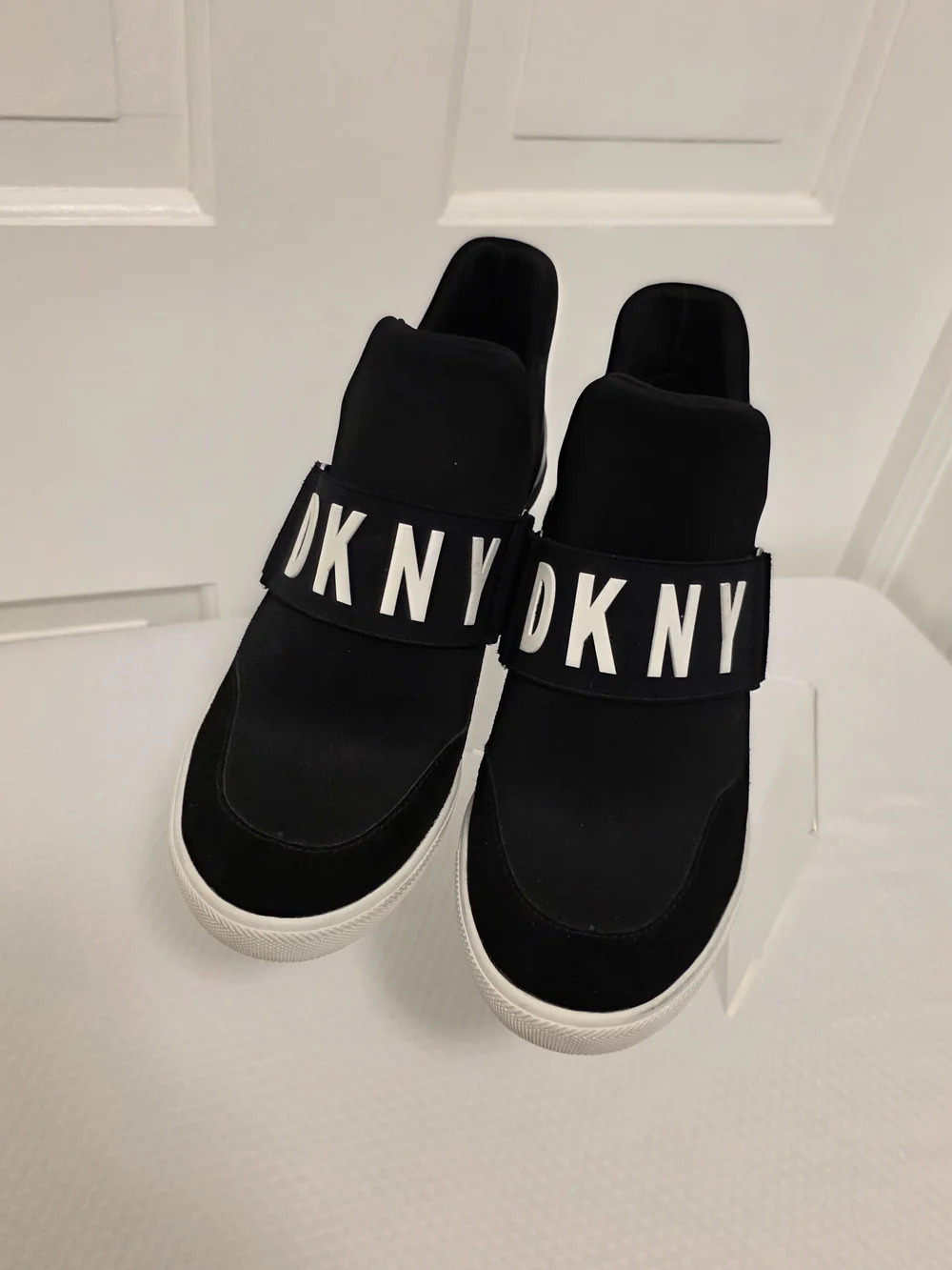 DKNY Black & White 